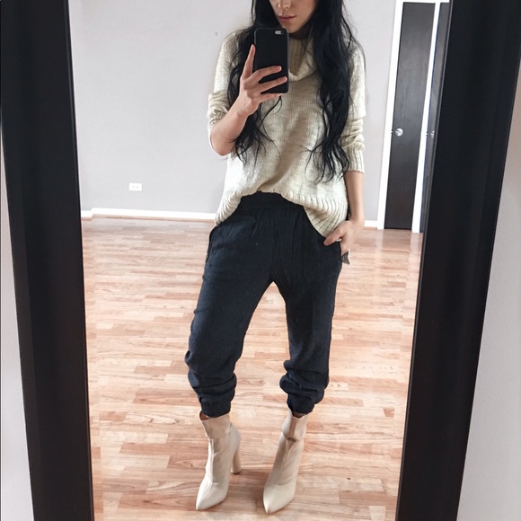 Cape Robbin Shoes - Cape Robbin break the internet nude sock booties